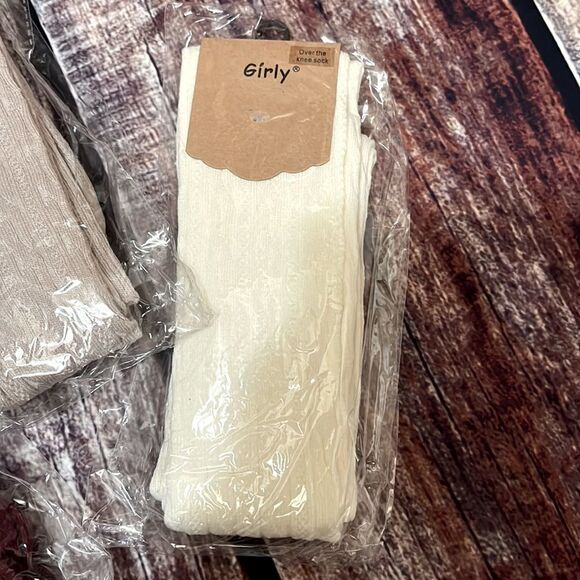 GIRLY Over The Knee Socks - Picture 4 of 5